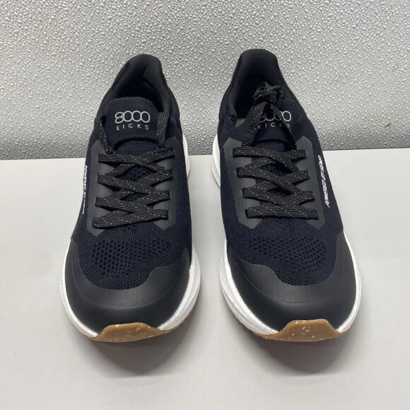 NEW 8000 Kicks Men\'s US 10 Runners Black and White Sneakers 430